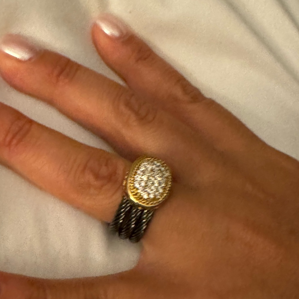 Beautiful Ring - Picture 5 of 5